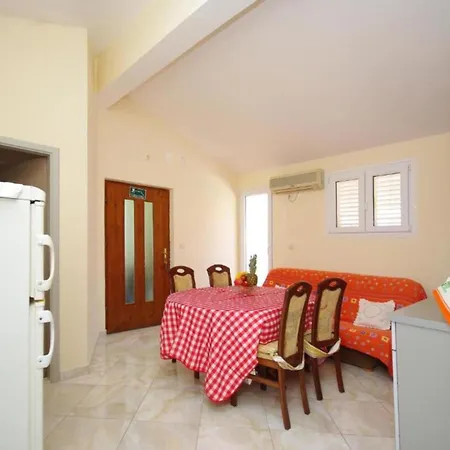 Ribarevi - One Bedroom With Balcony Lägenhet *